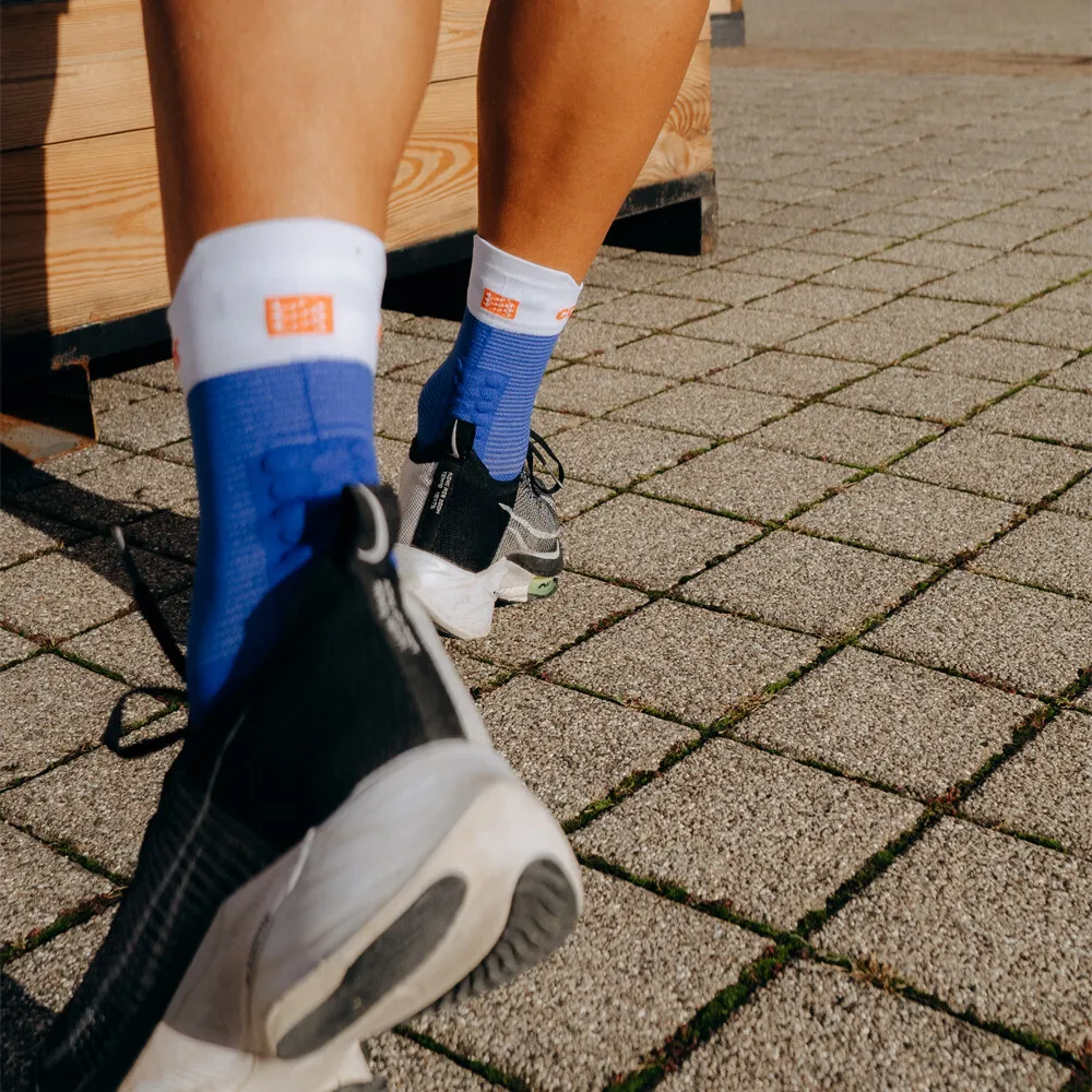 Compressport Pro Racing v4.0 Run High Socks - AW24