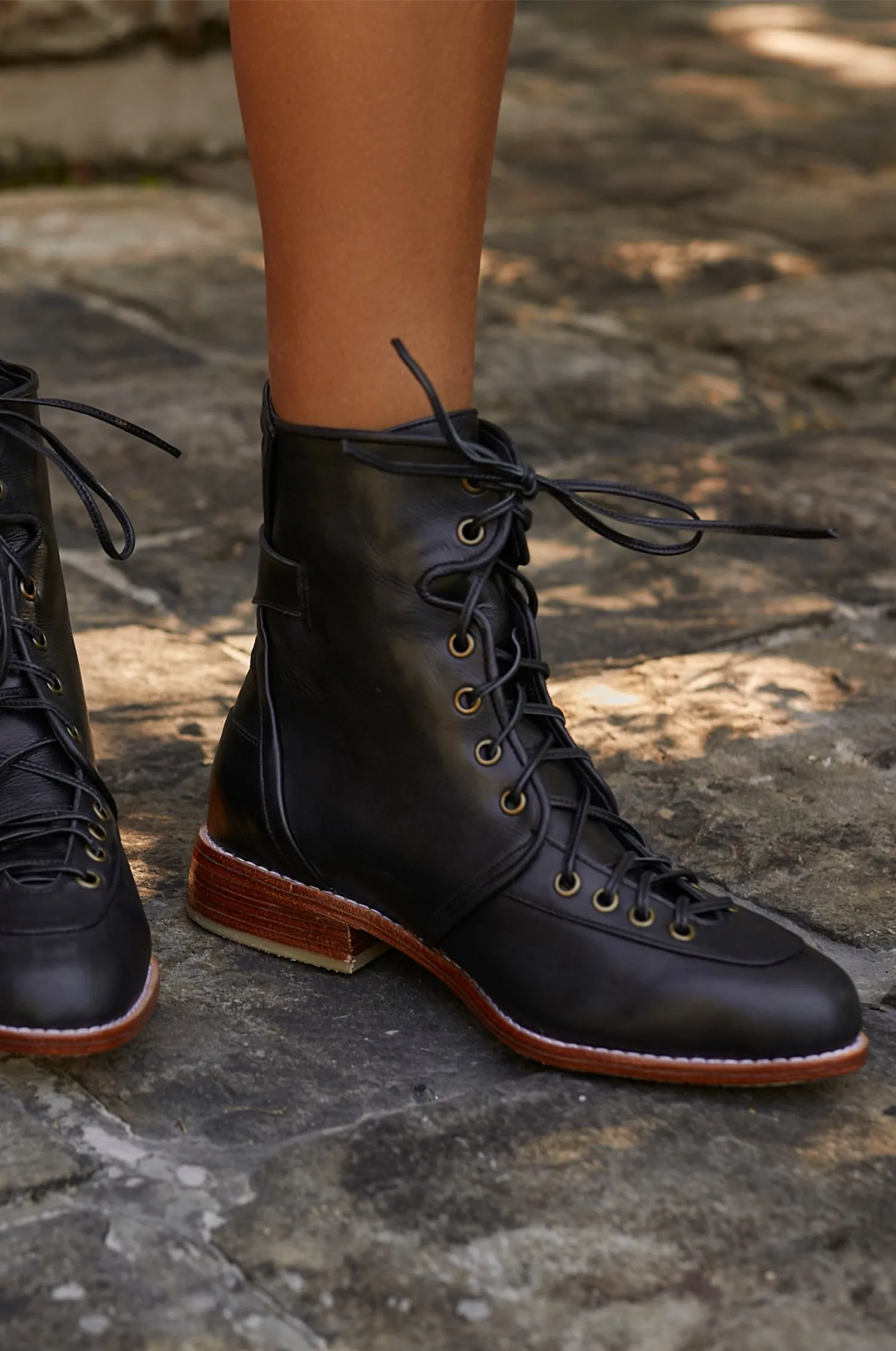 Desert Seeker Combat Leather Boots in Black