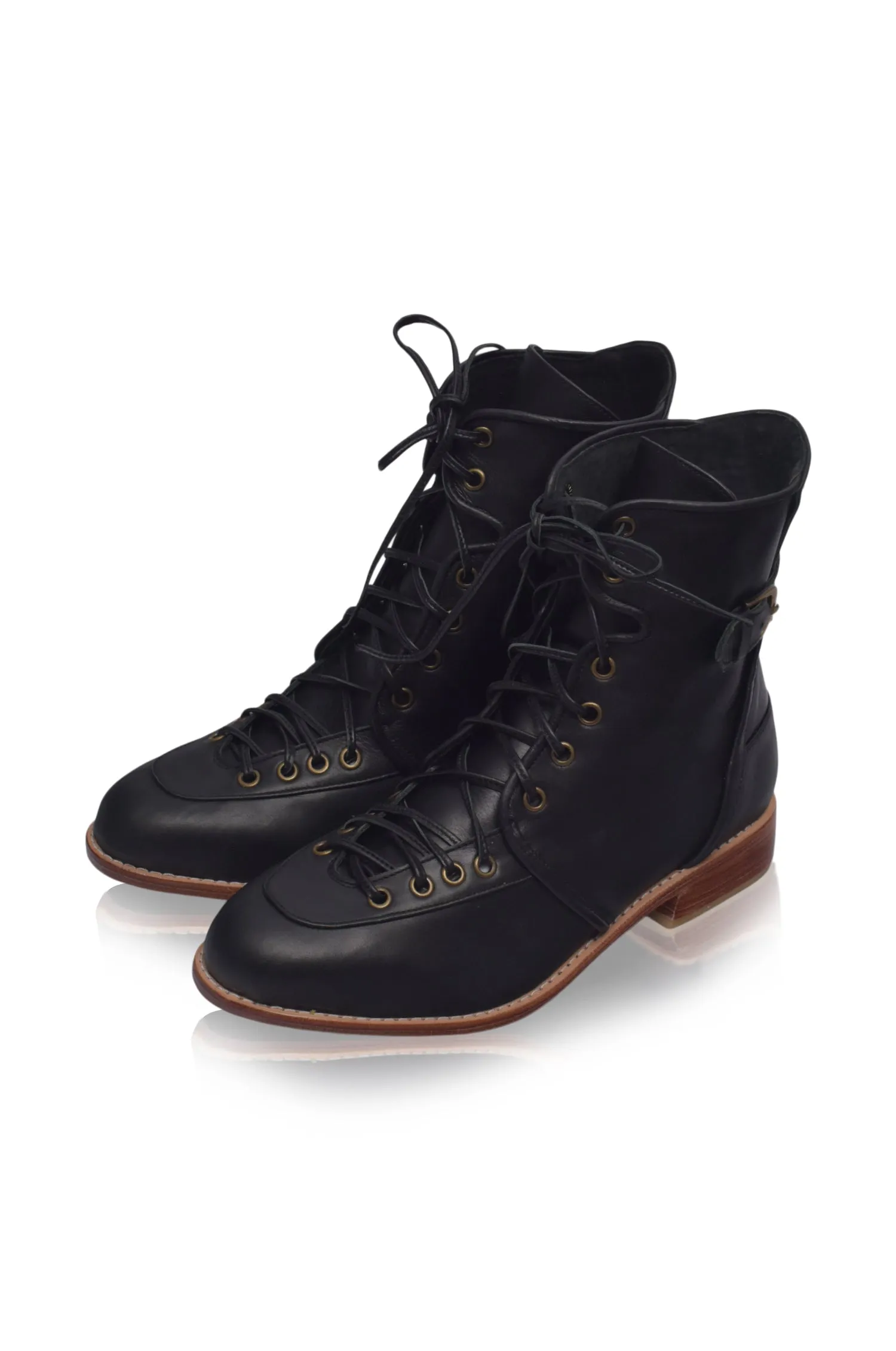 Desert Seeker Combat Leather Boots in Black