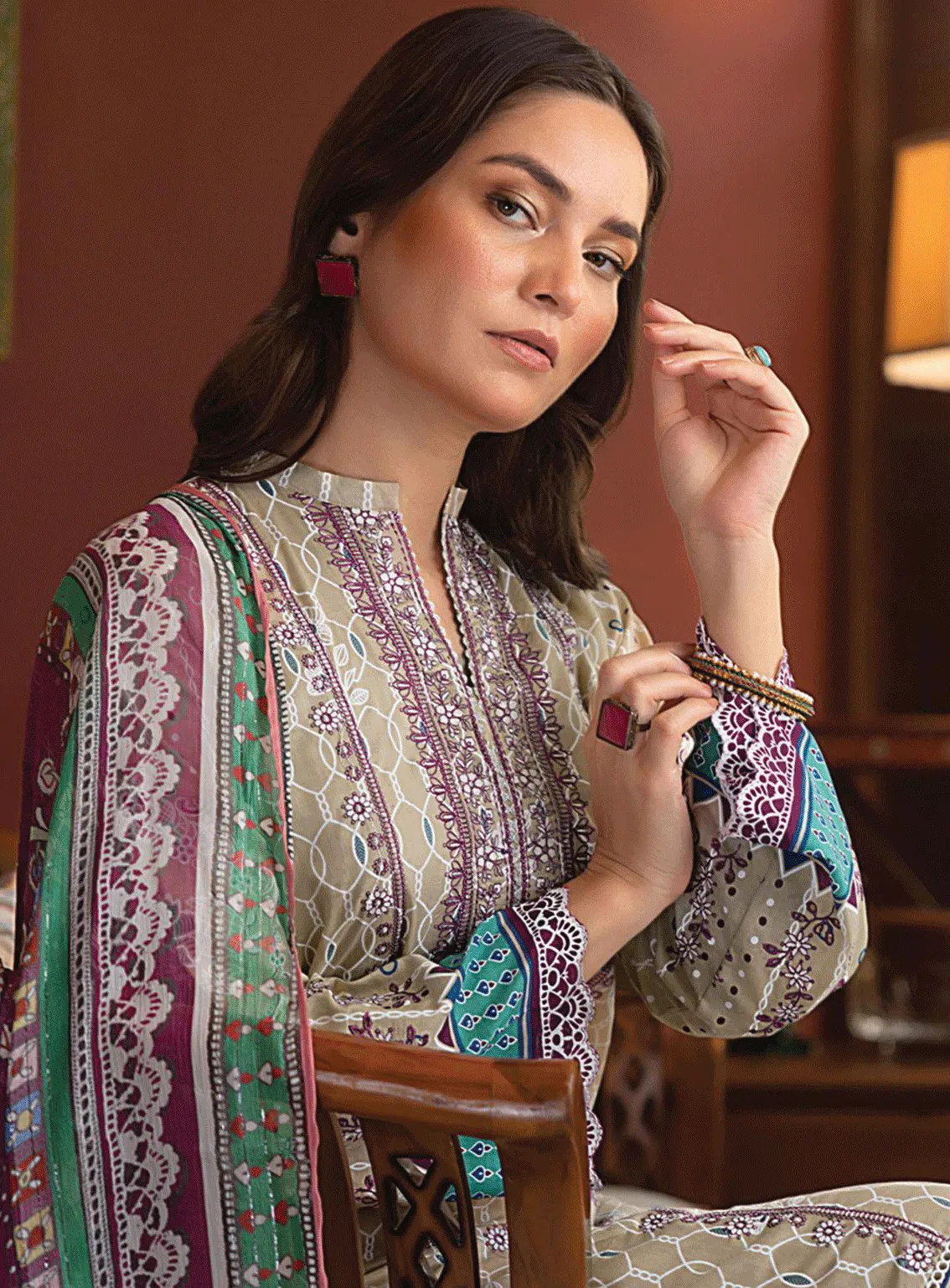 Lakhany Embroidered Lawn Unstitched 3 Piece Suit - LSM23SS LG-EA-0445