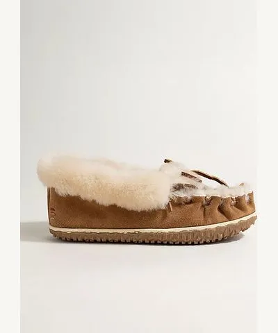 Minnetonka Ultimate Sheepskin Slippers