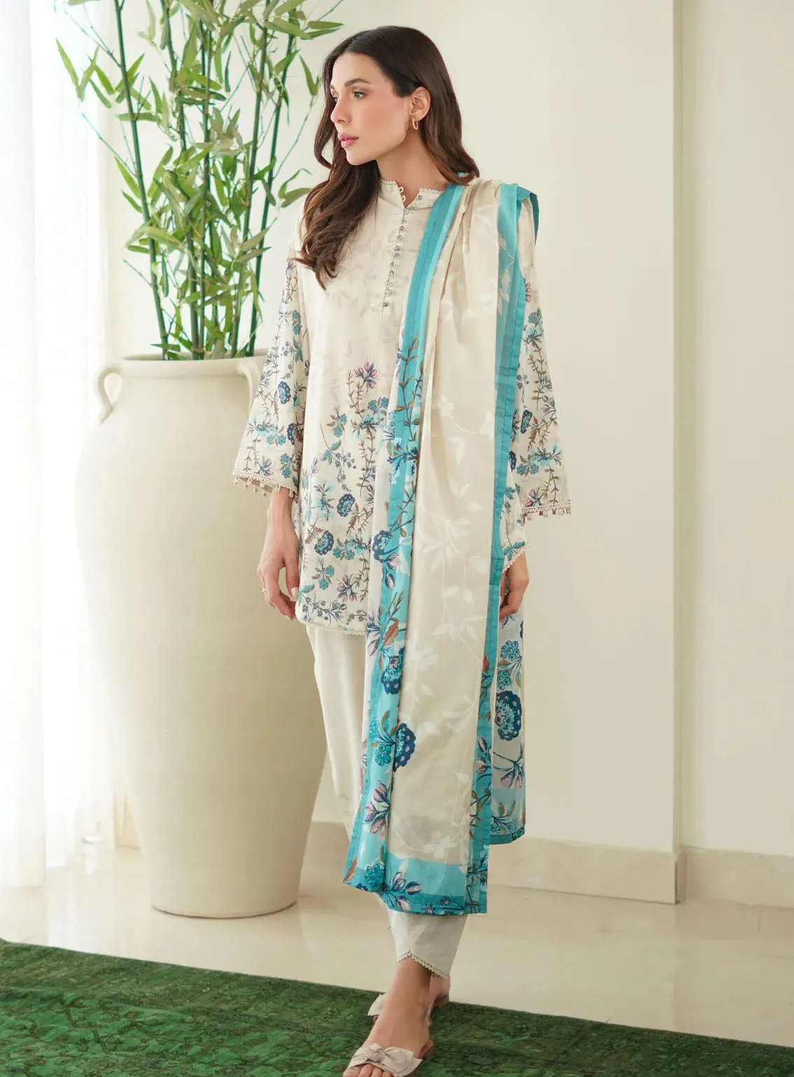 Monochrome By Sahar Printed Lawn 3 Piece Unstitched Suit S24M MC-V2-08