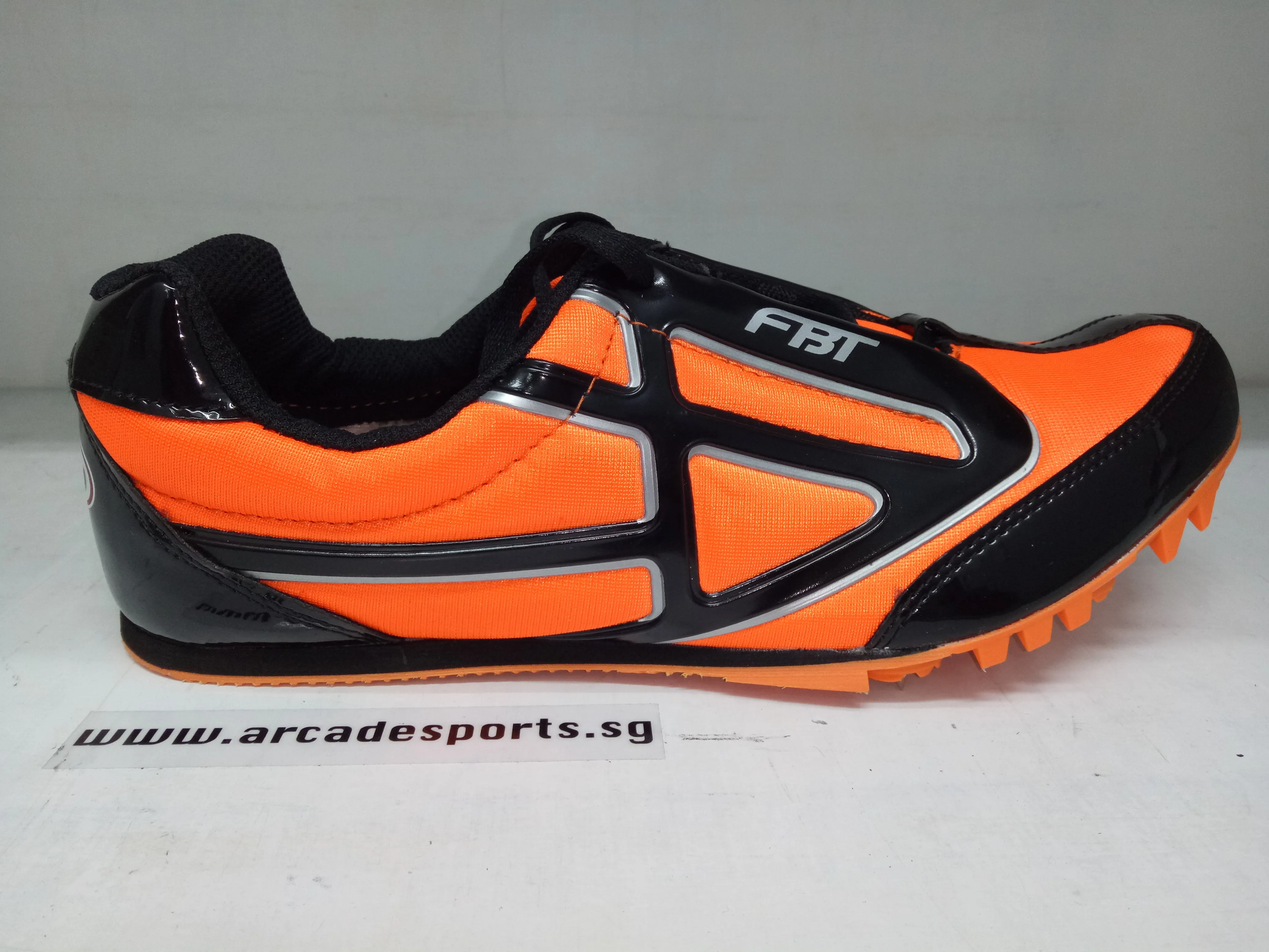 SPIKE SHOES - FBT LIGHTED +