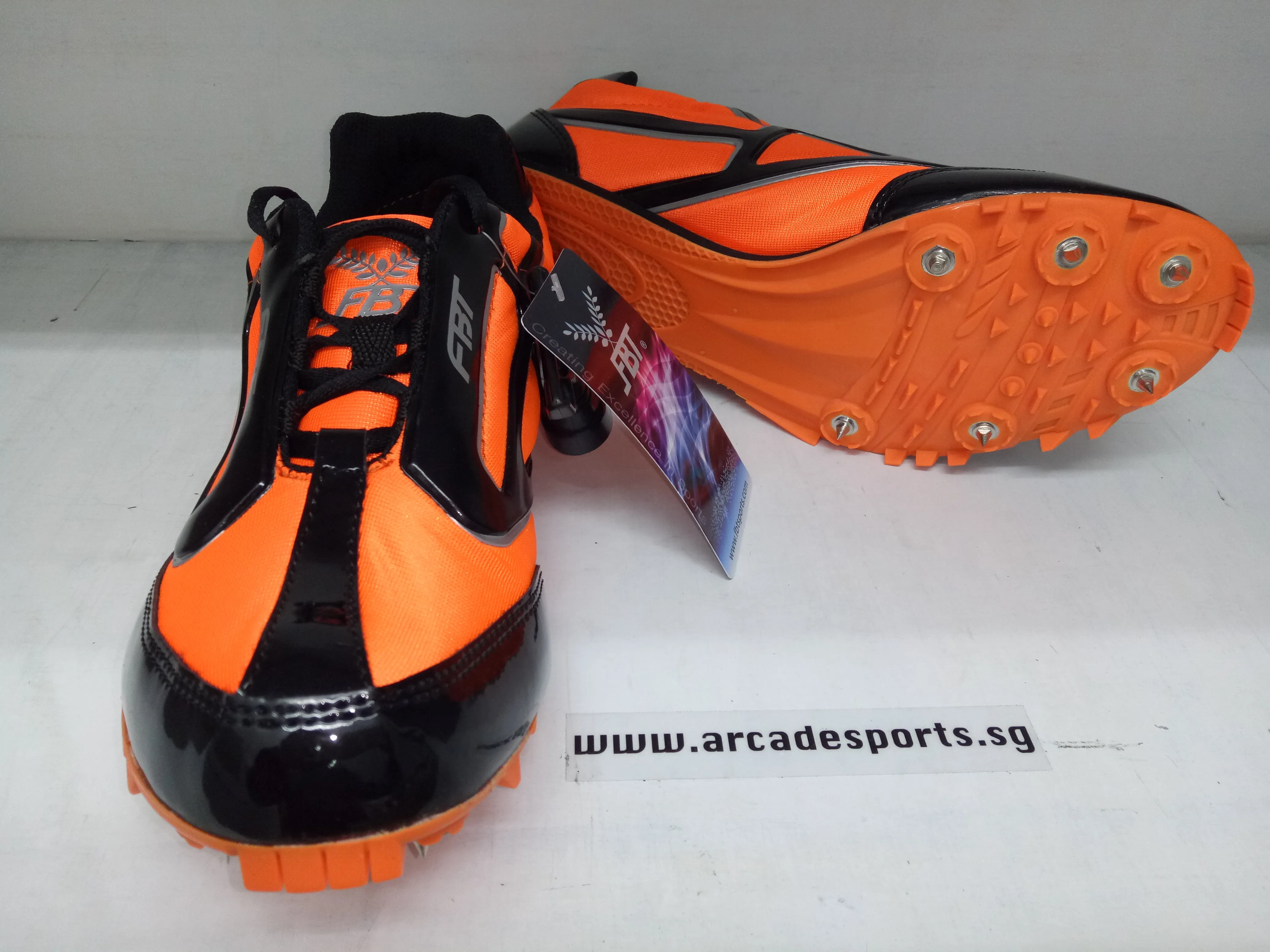 SPIKE SHOES - FBT LIGHTED +