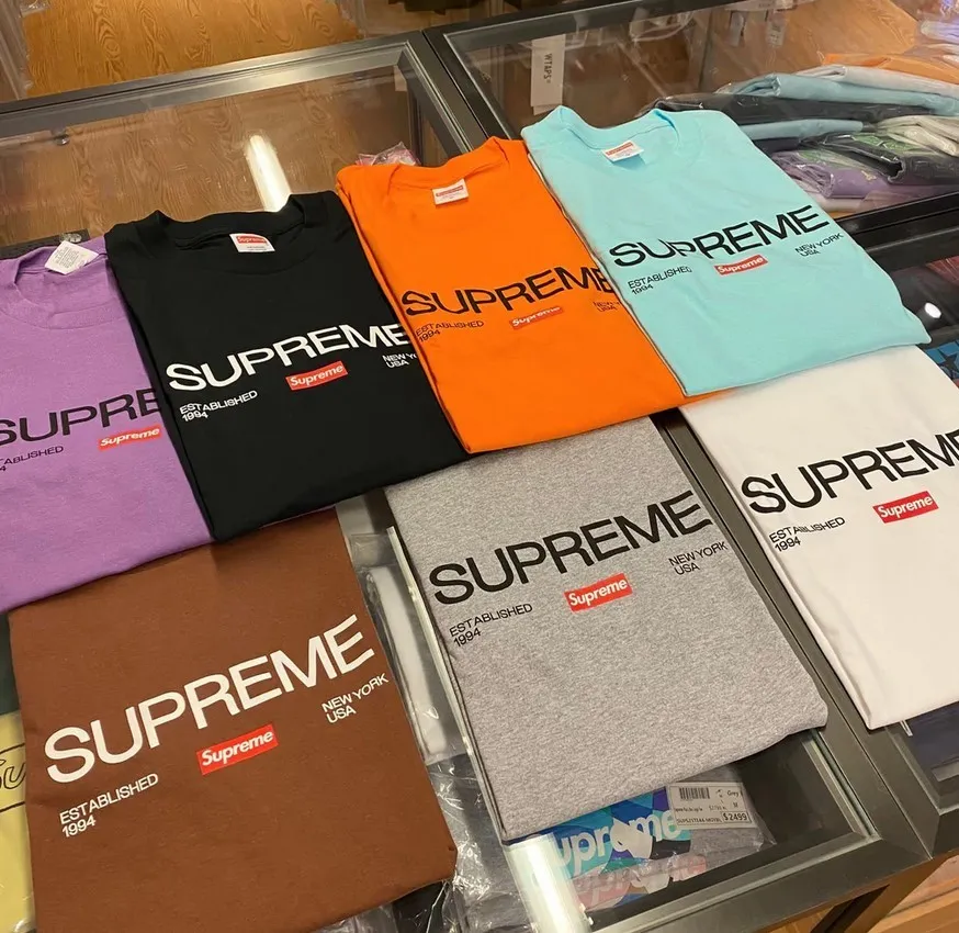 Supreme  |Unisex Street Style Logo Skater Style T-Shirts