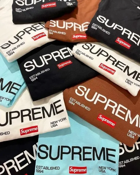 Supreme  |Unisex Street Style Logo Skater Style T-Shirts