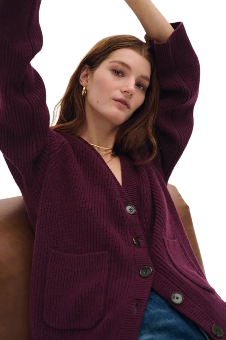 White & Warren Cashmere Ribbed Boyfriend Sweater in Mulberry